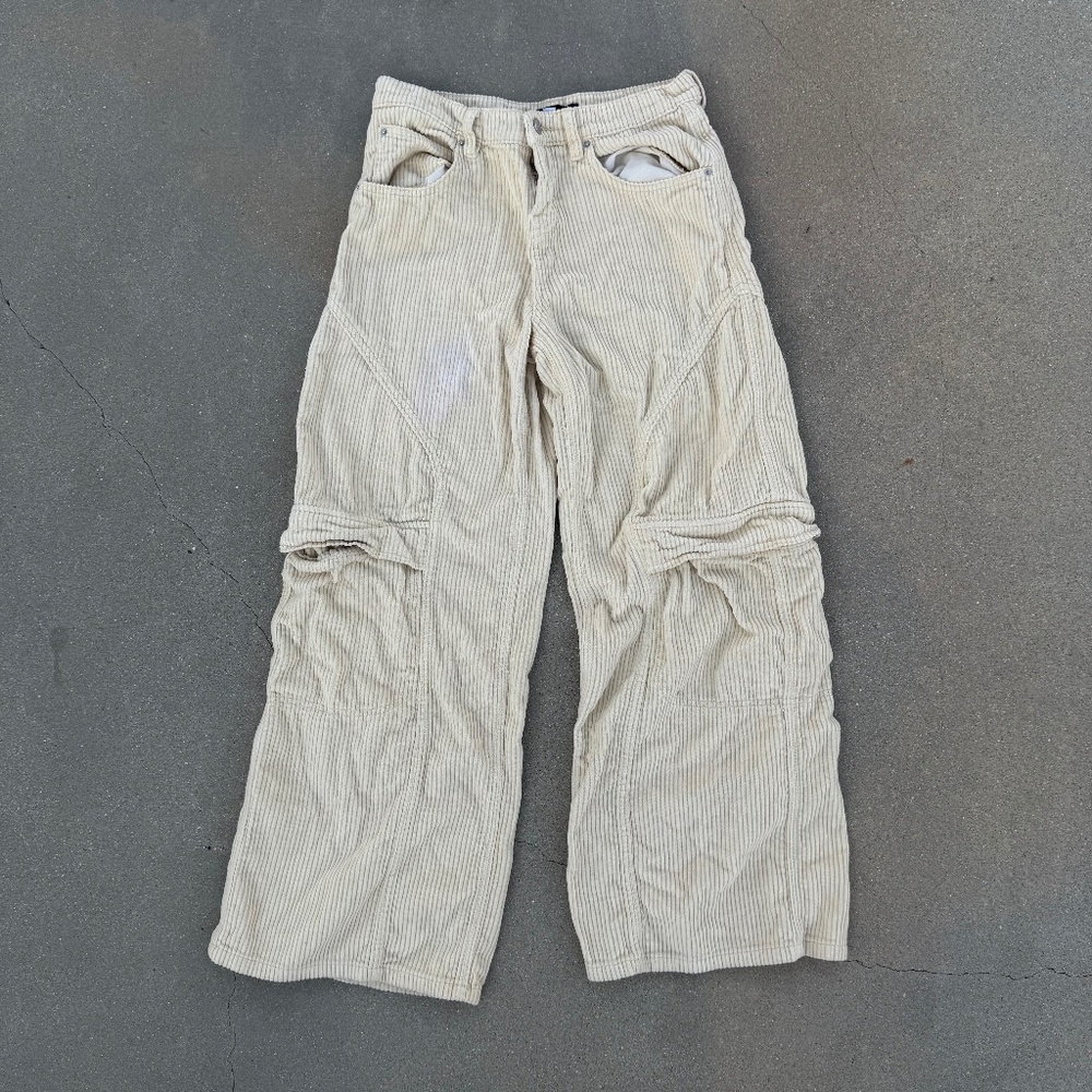 Urban Outfitters Corduroy Cargo Pants – Size 26